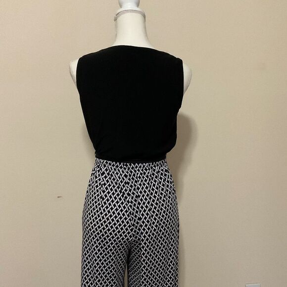 Jumpsuit small black and white geometric woven pattern - Picture 3 of 9